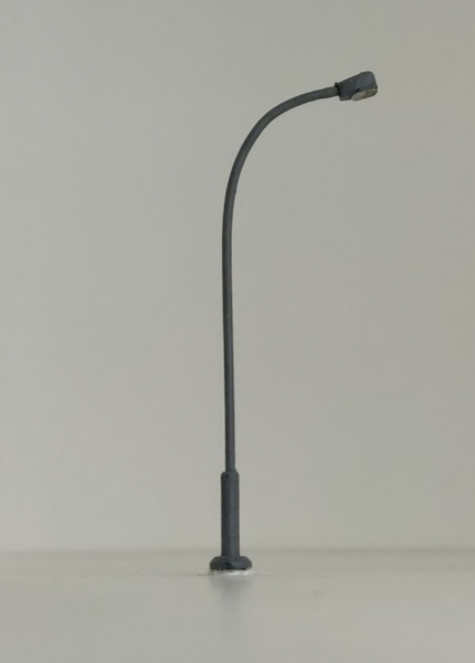 1 Stck. Peitschenlampe, kleiner Schirm - Fertigmodell