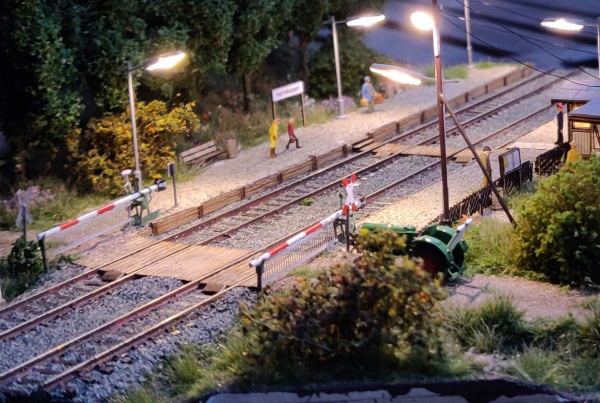 1 Stck. Fertigmodell einer einflammigen Bahnsteigleuchte aus EP III/IV